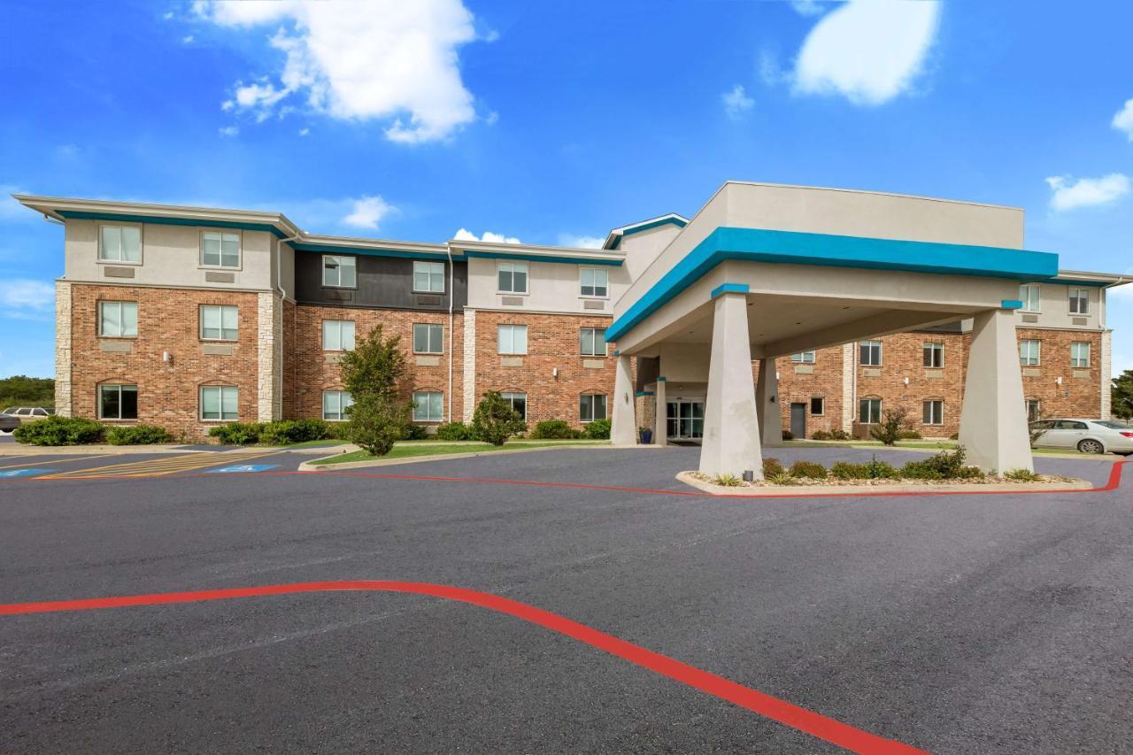Best Western Bowie Inn & Suites Exterior photo