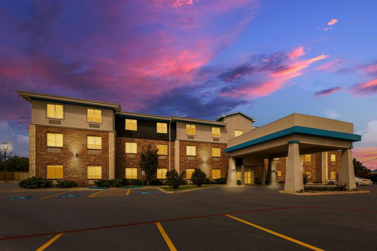 Best Western Bowie Inn & Suites Exterior photo